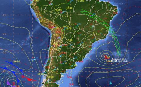 O que causou tempestade atípica que arrasou o sul da Bahia