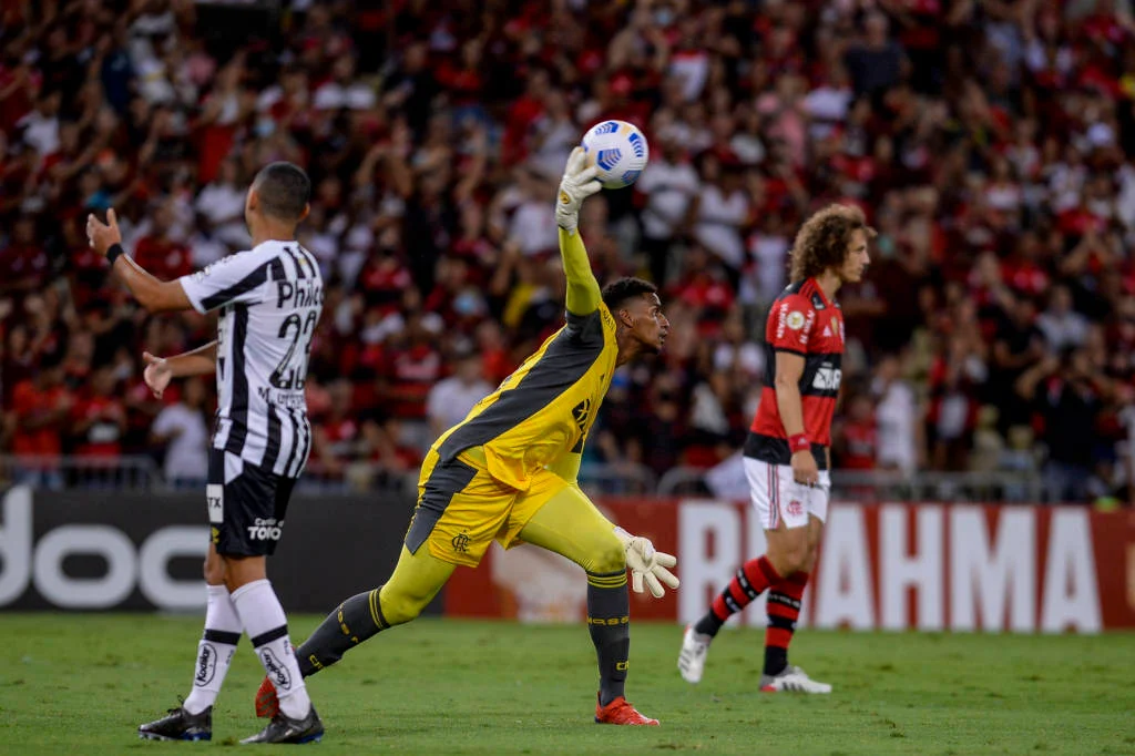 Santos vence o Flamengo no Maracanã, se livra do rebaixamento e sonha com Libertadores
