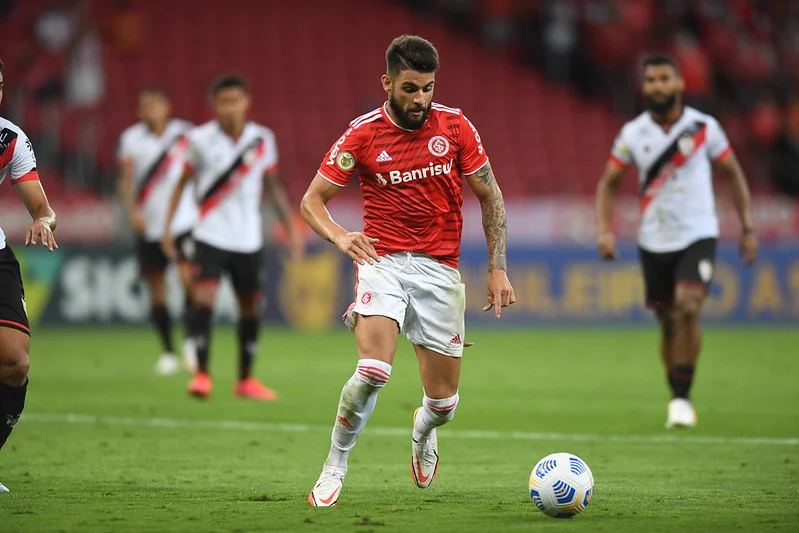 Inter leva virada do Atlético-GO e vê vaga na Libertadores ficar mais distante