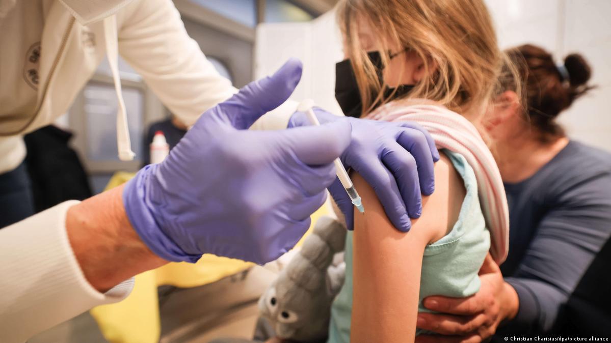 Governo decidirá só em janeiro sobre vacinação de crianças