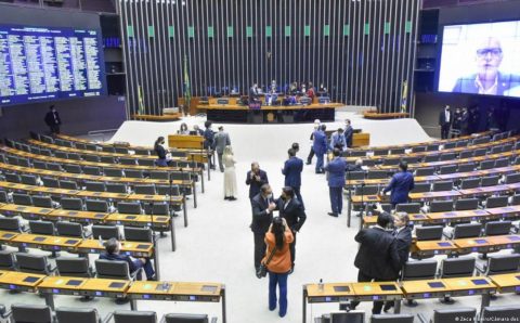 ENTENDA: ALHEIO AO MAPA DA FOME: CONGRESSO APROVA FUNDÃO DE R$ 21 BILHÕES SENDO R$ 4,9 BILHÕES PARA CAMPANHAS ELEITORAIS E  R$ 16 BILHÕES PARA EMENDAS DO RELATOR OU ORÇAMENTO SECRETO:   Câmara aprova Orçamento de 2022 com aumento do fundão