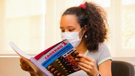 MT:  EDUCAÇÃO:  Governo do Estado e FGV assinam contrato de Sistema Estruturado para reforçar qualidade do ensino em 727 escolas