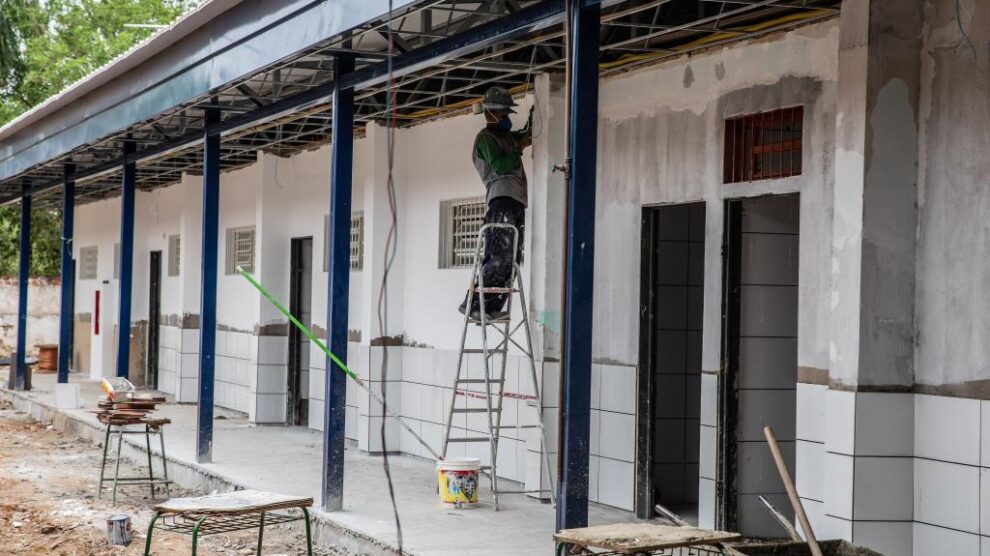 MT:  Controladoria do Estado multa três construtoras por fraudar obras de escolas em Mato Grosso há sete anos