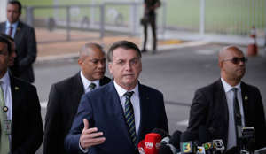 ‘Teu estado, o cacete’, diz Bolsonaro sobre ameaça de Doria exigir passaporte vacinal