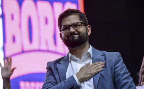 Ex-líder estudantil Gabriel Boric catalisa esquerda e se torna o mais jovem presidente da história do Chile