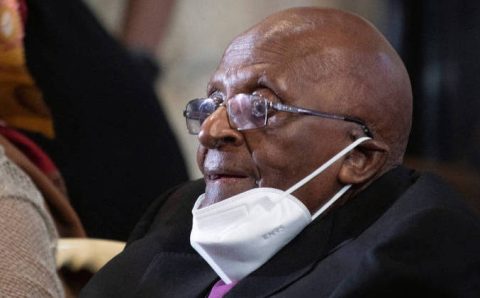 Morre Desmond Tutu, vencedor do Prêmio Nobel da Paz
