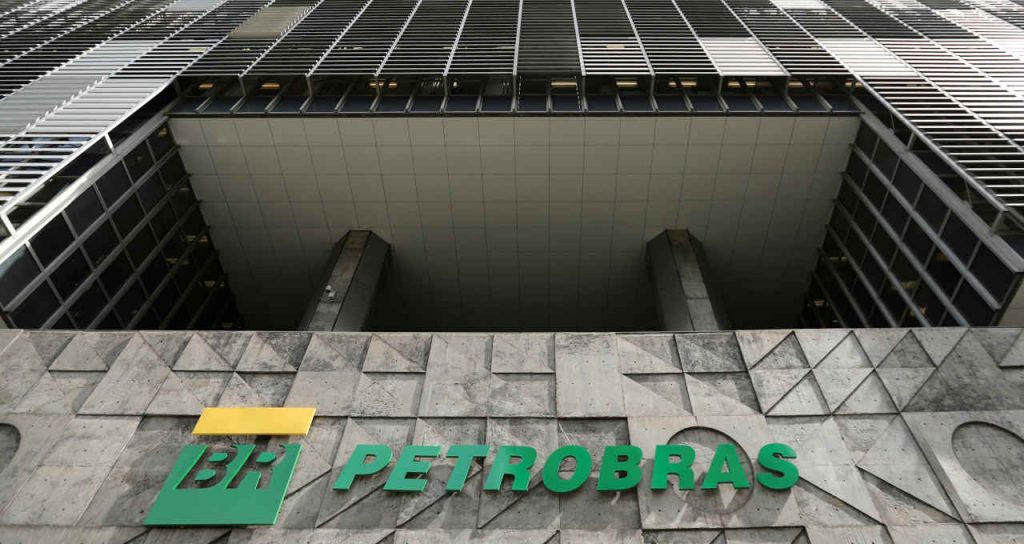 Petrobras reduz preço da gasolina para as distribuidoras