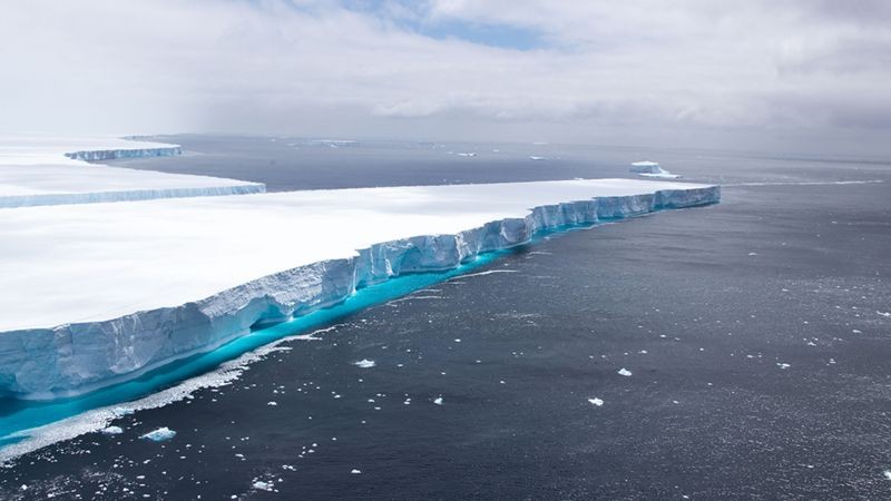 Derretimento do maior iceberg do mundo liberou quase 50 vezes consumo de água do Brasil por dia