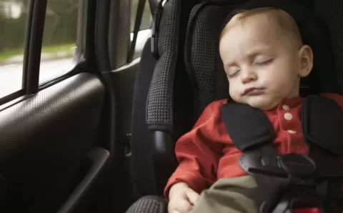 Como a ciência explica pais que já esqueceram filhos no carro – e o que fazer para evitar