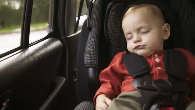 Como a ciência explica pais que já esqueceram filhos no carro – e o que fazer para evitar