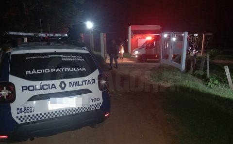 Homem atingido por golpes de facão pelo padrasto tem dedo decepado e passa por cirurgia em Sorriso