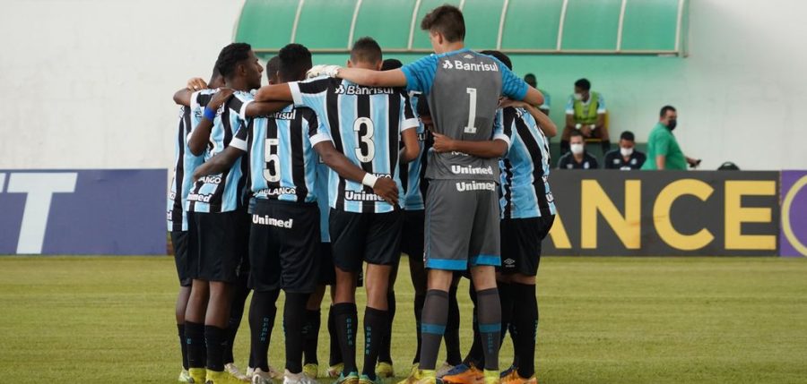 Grêmio vence o Vitória pelo Brasileirão, mas segue em situação complicada na tabela