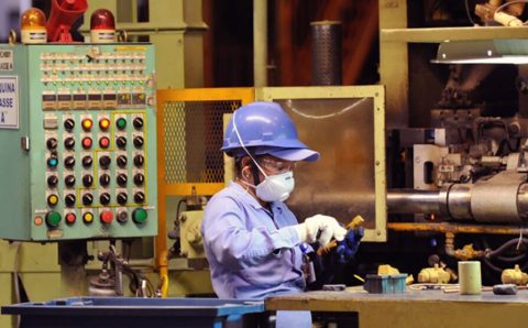 Faturamento da indústria de máquinas registra queda de 6% em março