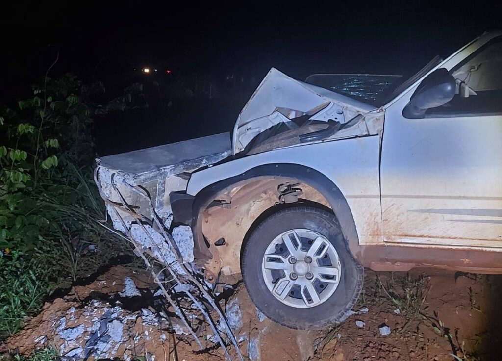 Sinop: condutor embriagado ameaça cunhada, foge da PM, bate em poste e é preso; 5,7 mil imóveis sem energia