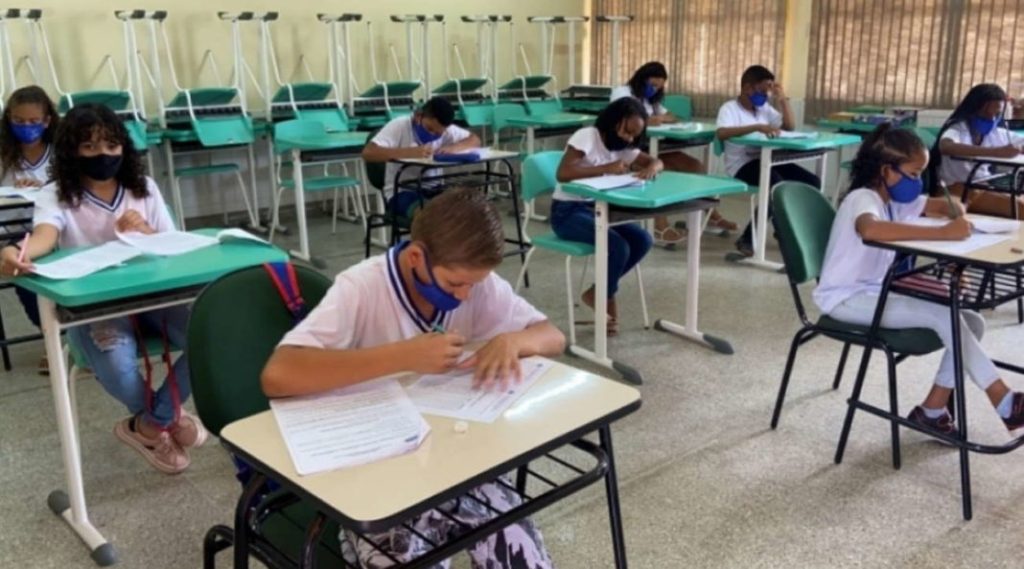 Fiocruz atualiza protocolo de retorno às aulas contra variante Ômicron