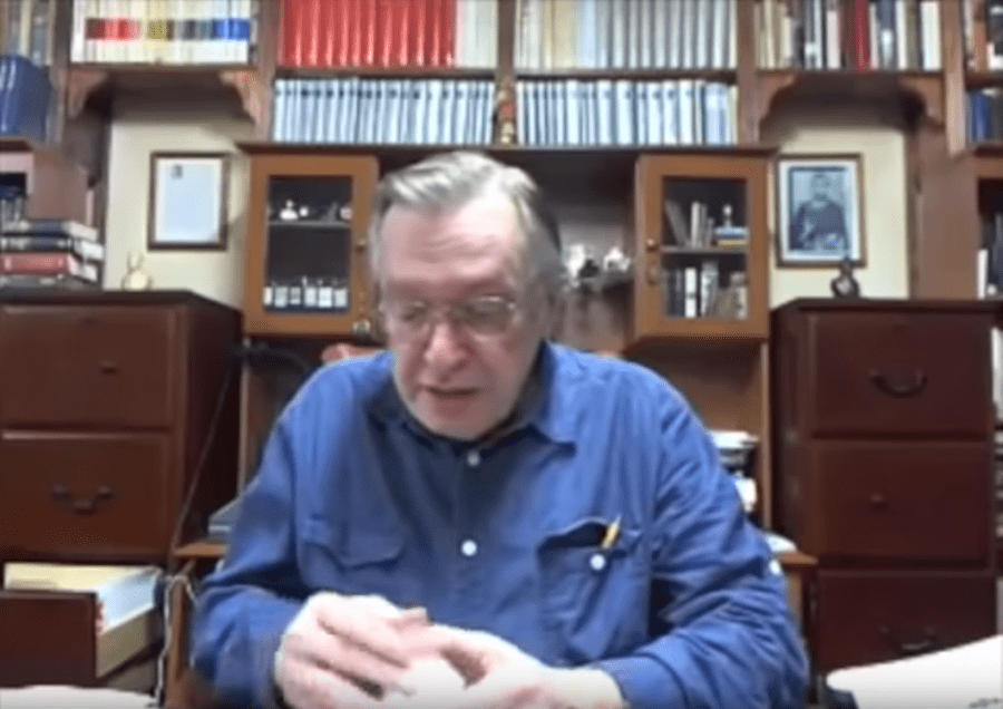 Escritor Olavo de Carvalho morre aos 74 anos