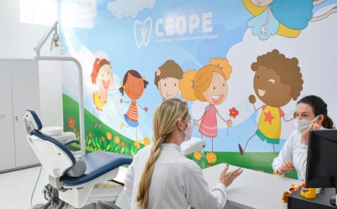 Mau hálito: quem avisa amigo é’ é tema de campanha nacional