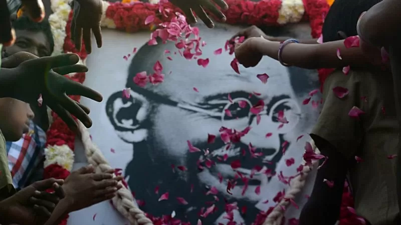 O mistério sobre o assassino de Gandhi, mais de 7 décadas depois