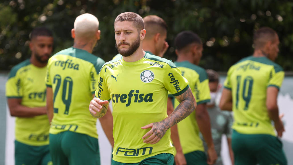 Com zaga reserva, Palmeiras visita Athletico-PR pelo jogo de ida da Recopa