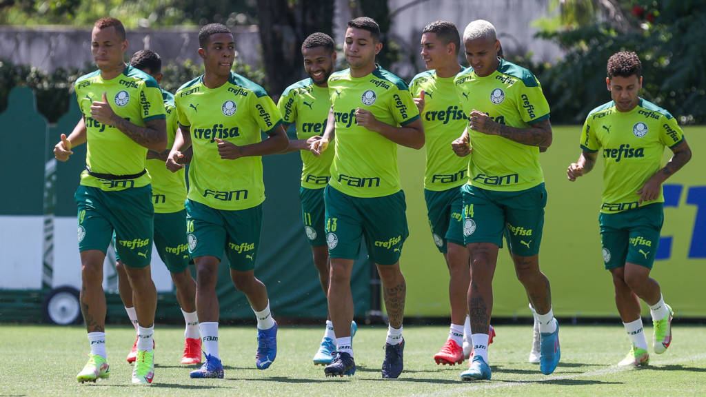 PALMEIRAS X FURACÃO:  Com zaga reserva, Palmeiras visita Athletico-PR pelo jogo de ida da Recopa