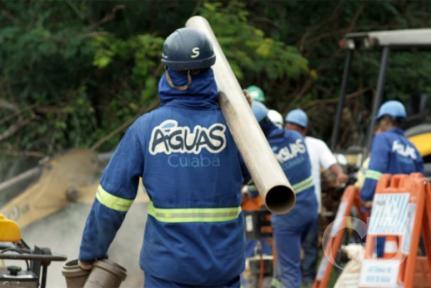 MT: CAOS NA CIDADE:  Moradores e motoristas reclamam de buracos e remendos da Águas Cuiabá