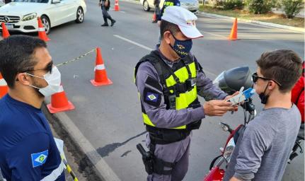 LEI SECA:  20 motoristas são presos em blitz na avenida Beira Rio por beber e dirigir