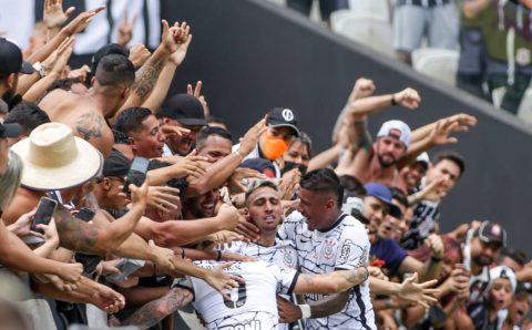 Corinthians derrota Santa Fe e segue 100% na Copa Libertadores