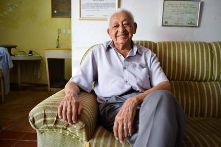 MT: VESTIU MUITOS POLÍTICOS:  ‘Seo Pedroso’, alfaiate mais antigo da cuiabania, morre aos 103 anos