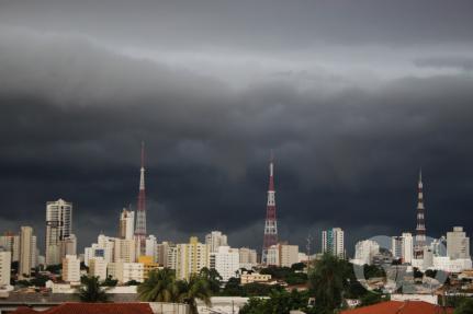 MT:  FIM DE SEMANA CINZA:  Inmet e Defesa Civil têm alerta de temporais para todo MT