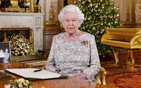 Aos 95 anos, Rainha Elizabeth 2ª celebra seus 70 anos de reinado em privado