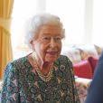Com Covid, Rainha Elizabeth II, aos 95 anos, tem ‘sintomas leves de resfriado’, diz Palácio