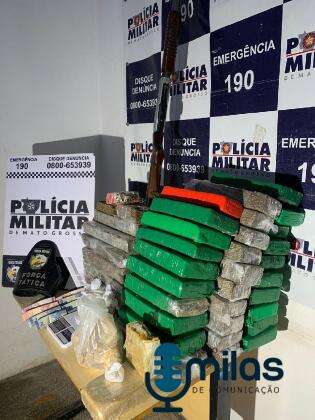 REGIÃO METROPOLITNA:   Força Tática localiza 52 tabletes de drogas, prende homem e apreende adolescente em flagrante