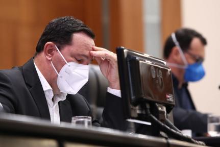 MT: NO PALANQUE DE LULA:   PT cita apoio do funcionalismo e qualifica Emanuel ao governo