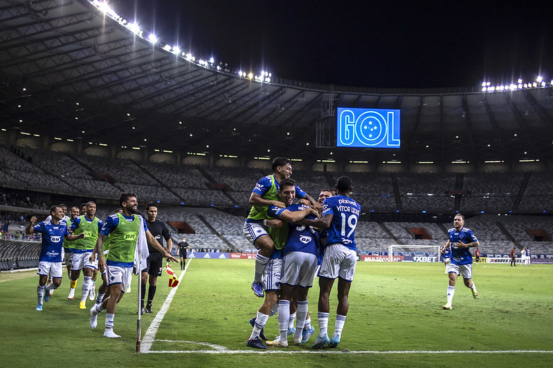 Edu faz dois, Cruzeiro vence Tuntum no Maranhão e se classifica na Copa do Brasil
