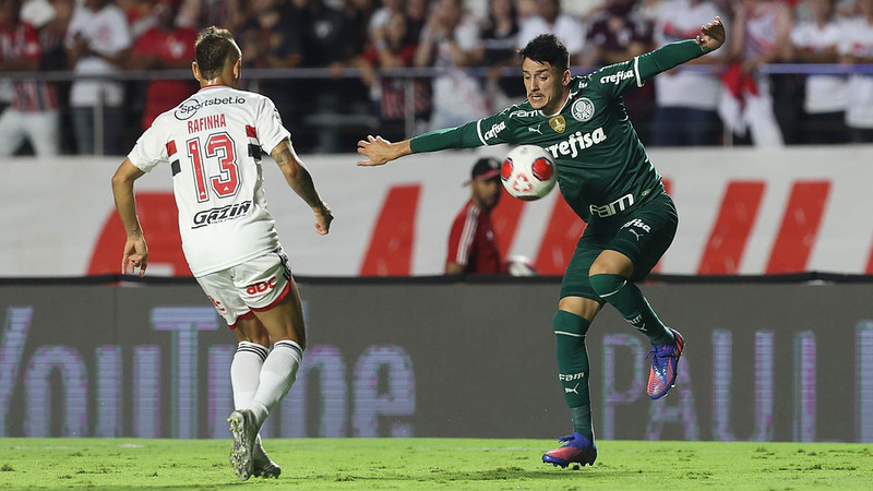 São Paulo faz 3 a 1, acaba com invencibilidade do Palmeiras e abre vantagem na final do Paulistão