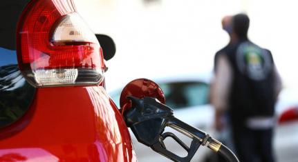 ALÍVIO:  Preço da gasolina cai e chega a R$ 5,97 em Cuiabá e VG