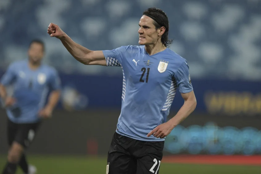 Botafogo envia proposta a Edinson Cavani e tenta reduzir valores por salário ‘dentro da realidade’