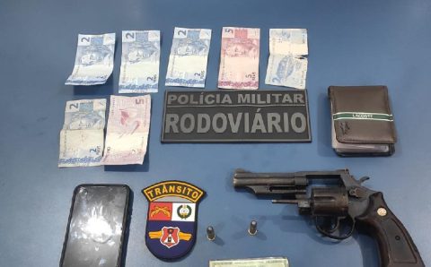Dois suspeitos são presos e adolescente apreendido por roubos de carga em rodovia