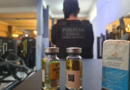 Acusado de tráfico de drogas dedura a mãe durante prisão