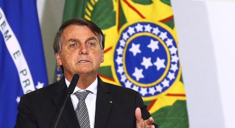 Bolsonaro dá entrada no HFA após sentir indisposição no Planalto