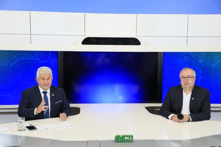 “Precisamos dos seus talentos”, afirma ministro do MCTI a estudantes em participação na 20ª Feira Brasileira de Ciência e Engenharia