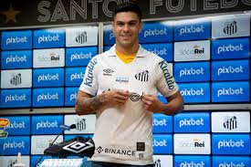 Rodrigo Fernández revela ajuda de uruguaios em adaptação e fala sobre Bustos