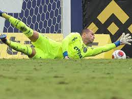 Lomba destaca seu trabalho com os pés e projeta quartas contra o Ituano