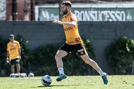 Santos preserva Léo Baptistão após desconforto na panturrilha esquerda