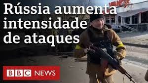 Soldados ucranianos tentam impedir o avanço de tropas russas que aumentam a intensidade dos ataques.