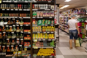 Inflação de dois dígitos esvazia carrinho e não dá trégua, mostra pesquisa