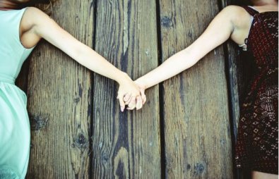 AMOR SIGILOSO:   Casal de mulheres briga porque uma não assume a outra e PM é acionada