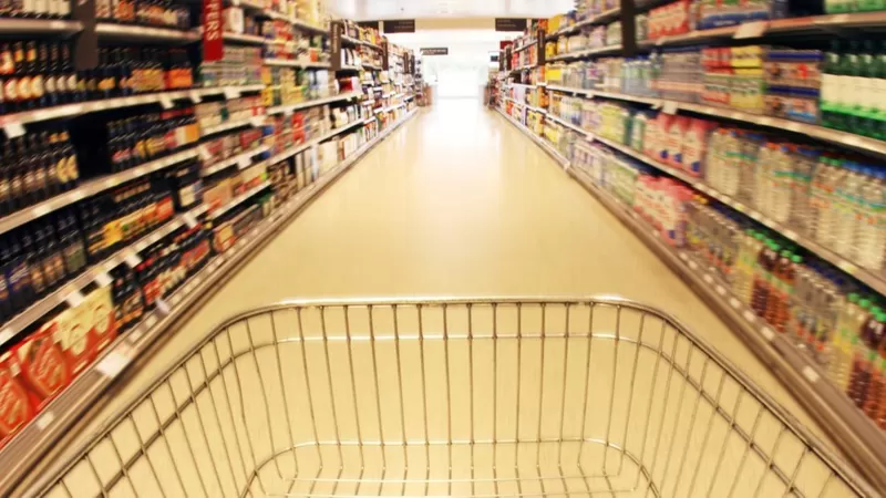 Os motivos que levaram inflação de março a ser a maior em quase 3 décadas e como isso afeta o consumidor