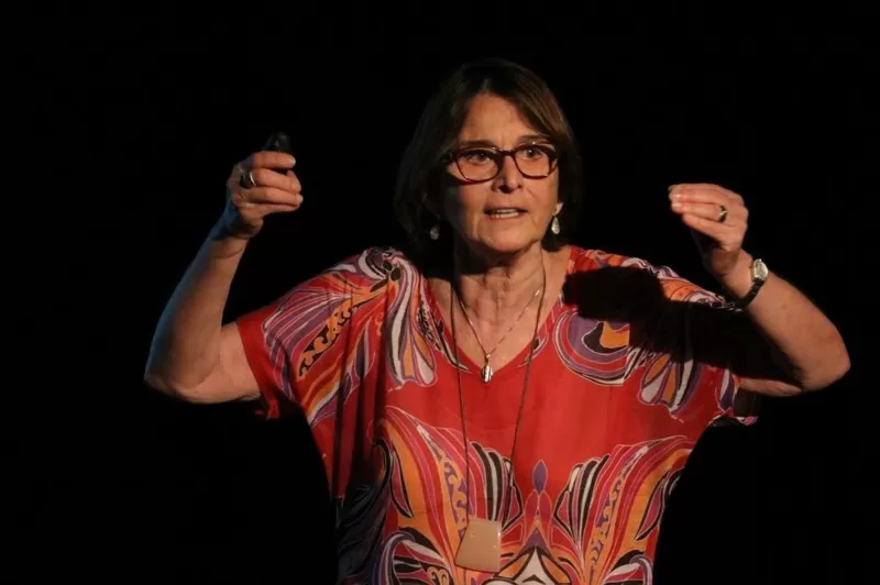 Projeto de ciência para mulheres ganha prêmio internacional