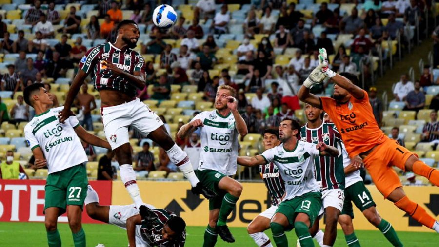 Felipe Melo recebe alta após cirurgia no joelho e agradece Fluminense